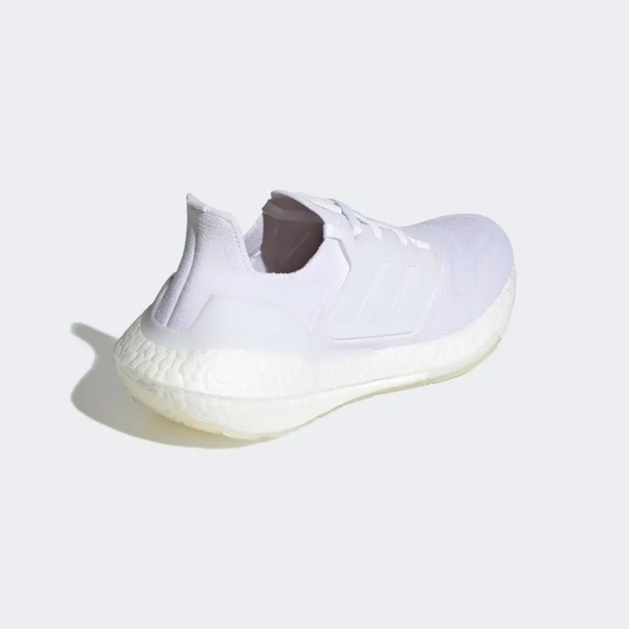 [NEW] Women's Adidas UltraBoost 22 Shoes GX5590 - Picture 5 of 8